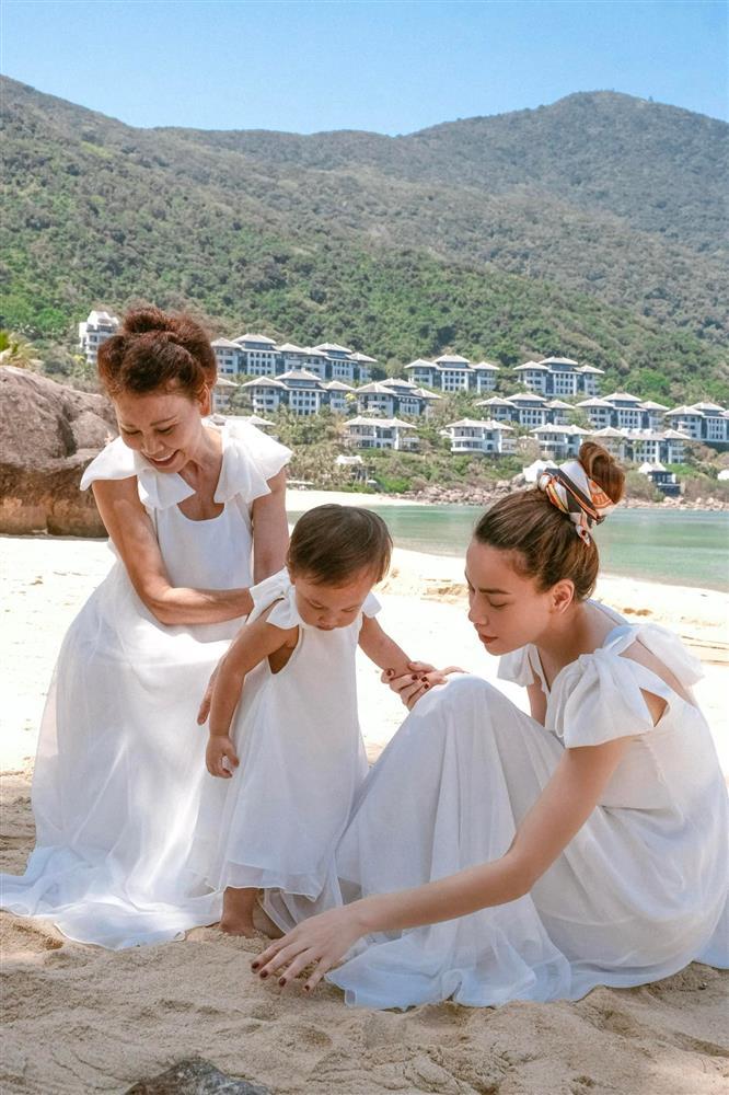 Hồ Ngọc Hà gây tranh cãi khi nhấc bổng con gái Lisa-3