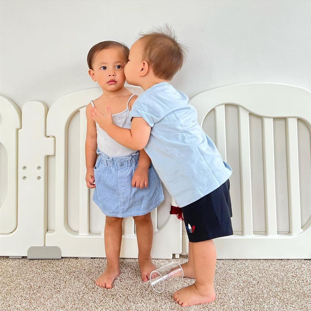 Hồ Ngọc Hà gây tranh cãi khi nhấc bổng con gái Lisa-10