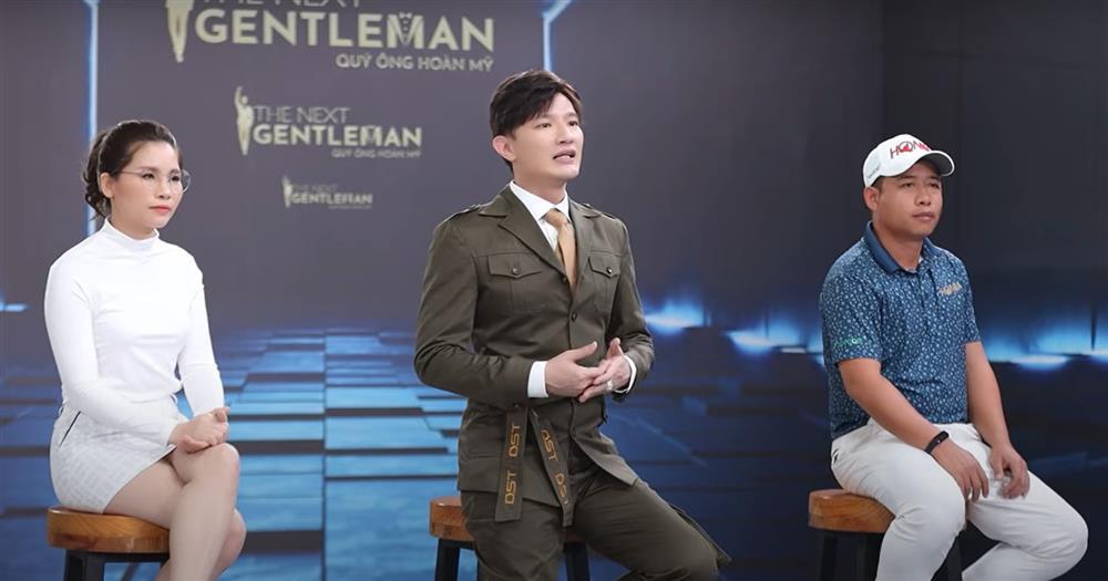 Ám ảnh Dược sĩ Tiến với gu thời trang ngàn lần khắc tên mình-3