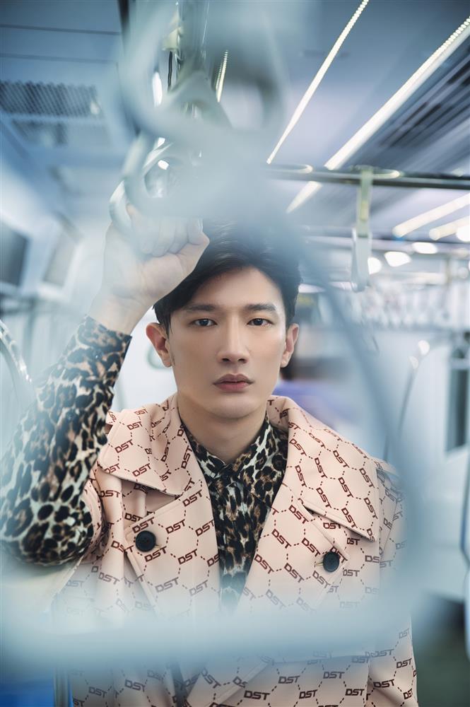 Ám ảnh Dược sĩ Tiến với gu thời trang ngàn lần khắc tên mình-12