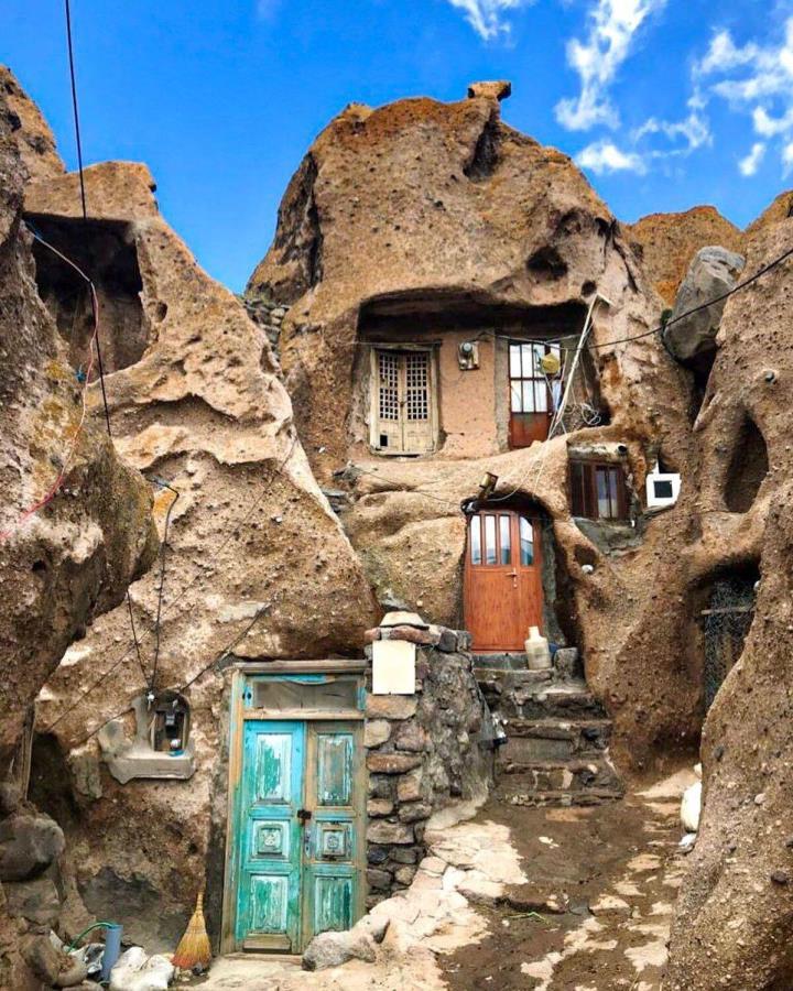 Ngôi làng cổ 700 tuổi với những căn nhà xây trong núi đá-4