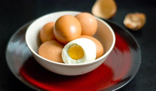 Ngộ độc nặng sau khi ăn trứng gà, cảnh báo cách ăn trứng nguy hiểm-1