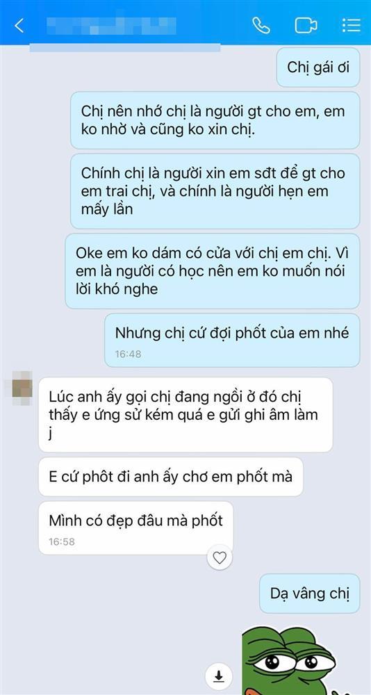 Xôn xao quản lý tán gái bất thành quay xe chê đằng gái ngực lép-6