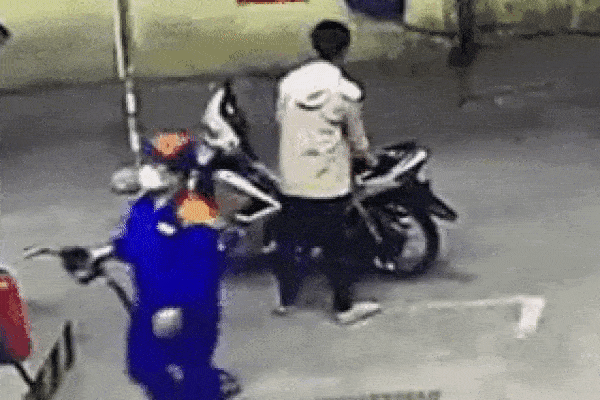 Giá xăng Việt Nam có thể tăng thêm 30% trong những tháng tới-2