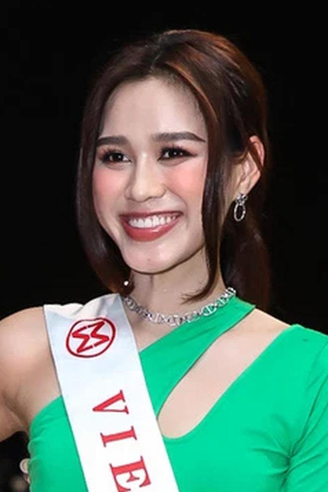 Đỗ Thị Hà gặp sự cố nhan sắc khi vừa sang thi chung kết Miss World-3