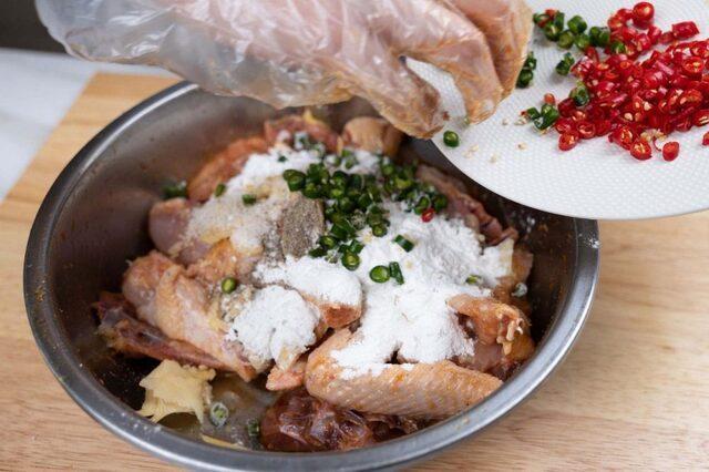 Thịt gà đừng rang hay xào nữa, làm thử món này ngon tuyệt hảo-3