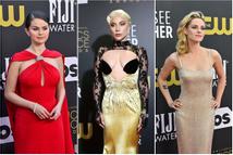 Selena Gomez và Kristen Stewart khoe ngực không gắt bằng Lady Gaga