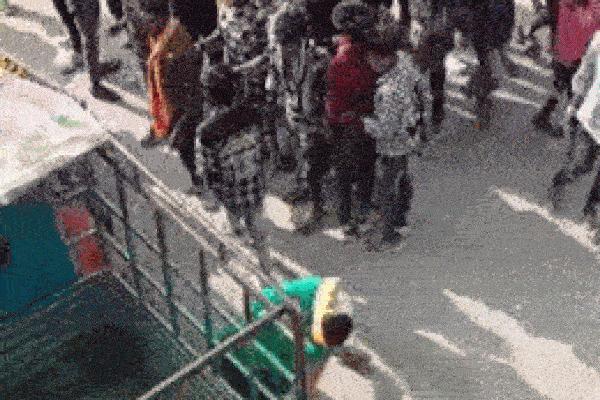 Trưởng khoa Đại học, Chủ tịch bệnh viện ép cô gái làm nô lệ tình dục?-3