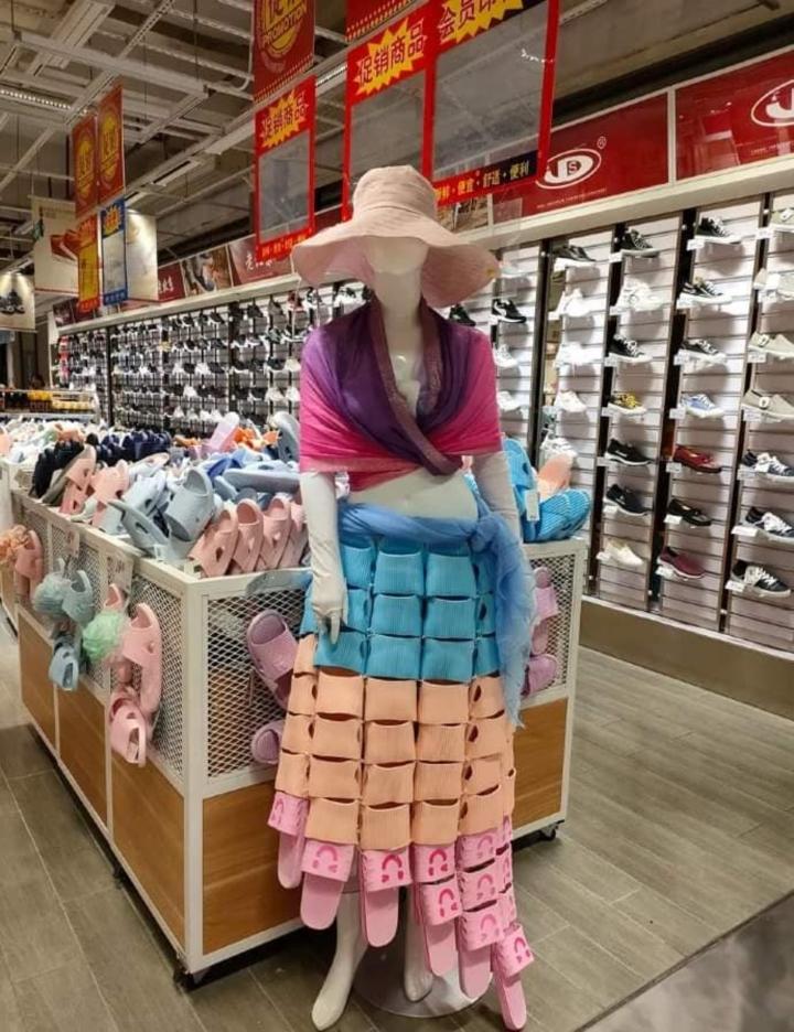 Đã có ai bắt gặp những màn quảng cáo sản phẩm tấu hài thế này?-4