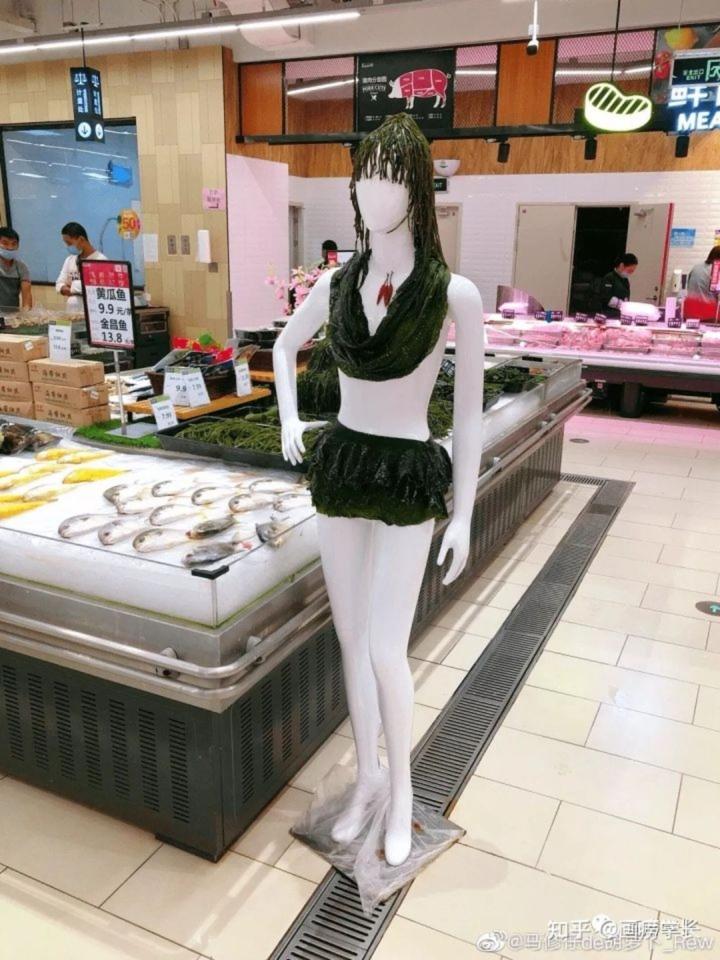 Đã có ai bắt gặp những màn quảng cáo sản phẩm tấu hài thế này?-7