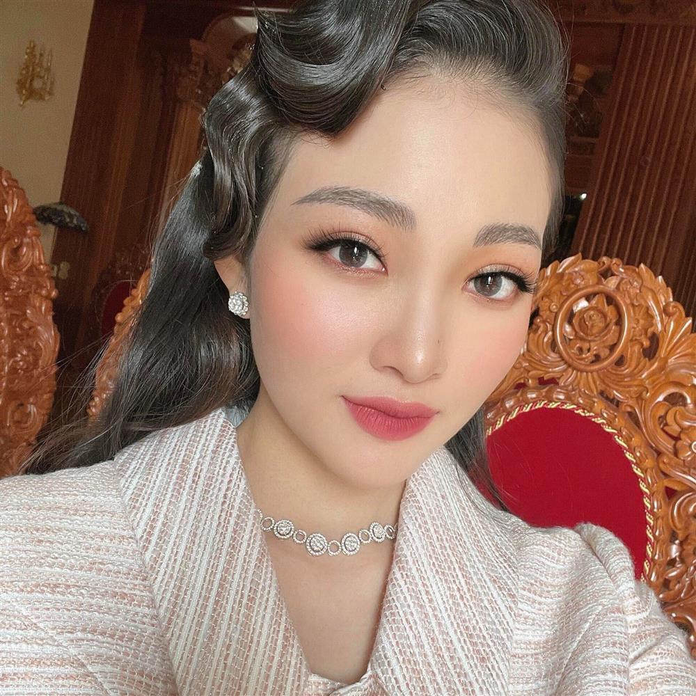 Cô dâu 200 cây vàng Nam Định ra sao sau khi nổi tiếng?-10