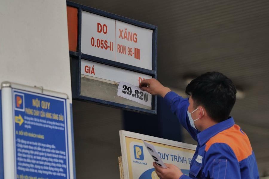 Petrol prices in Vietnam may increase by 30% in the coming months