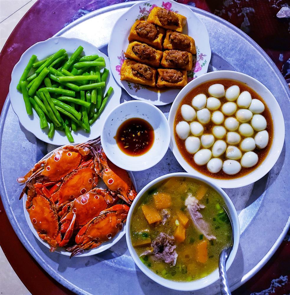 Những mâm cơm đầy ú ụ, thơm ngào ngạt cho 4 người ăn no nê-12