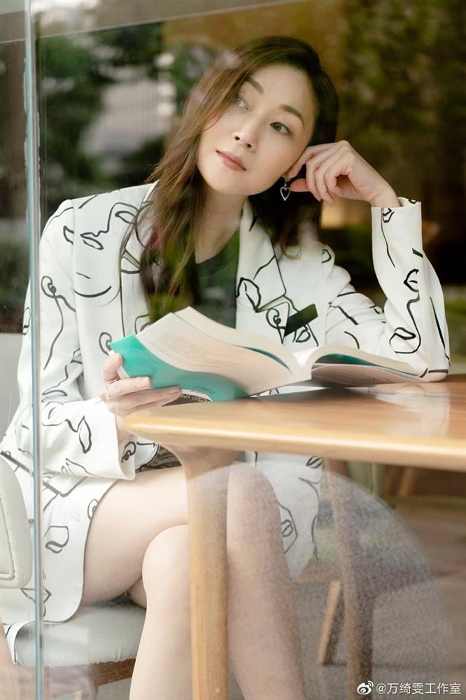 Bóng hồng duy nhất đánh Chân Tử Đan chảy máu đầu giờ ra sao?-7