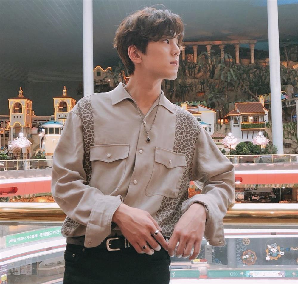 Nam phụ Hẹn Hò Chốn Công Sở visual xuất sắc, mặc đẹp miễn bàn-6