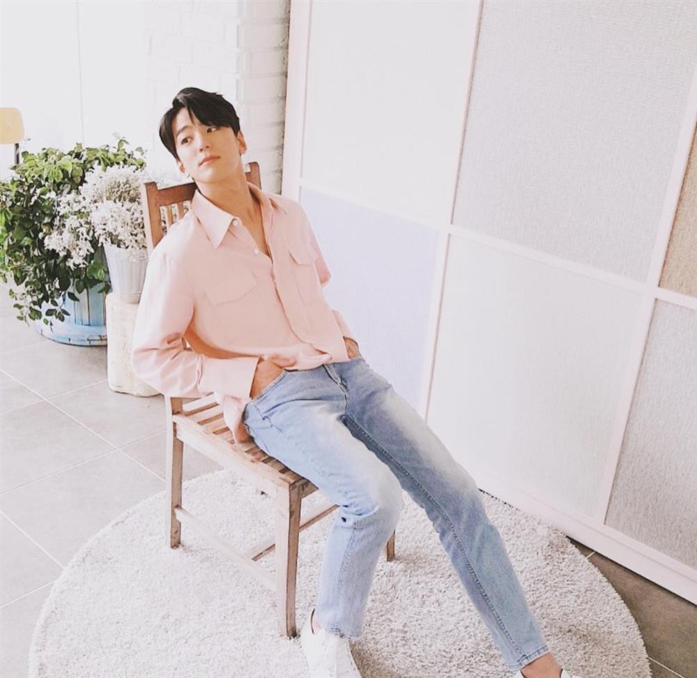 Nam phụ Hẹn Hò Chốn Công Sở visual xuất sắc, mặc đẹp miễn bàn-8