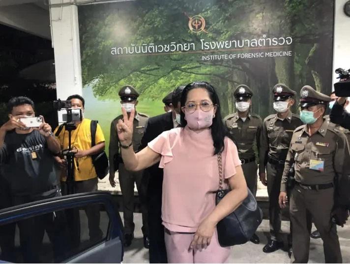 Mẹ Tangmo Chiếc Lá Cuốn Bay tuyên bố tha thứ 100% cho quản lý-3