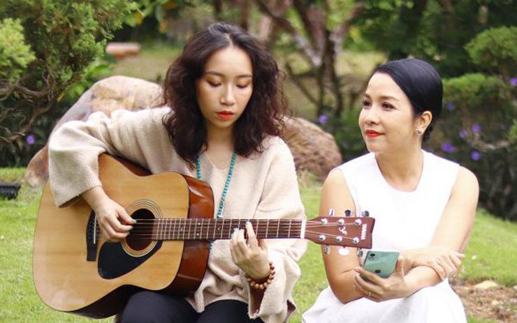 Là ca sĩ Gen Z đang nổi, Mỹ Anh - con gái út diva Mỹ Linh khá thoải mái trong việc công khai đời tư.