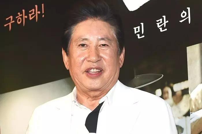 Ông nội 76 tuổi Kim Young Gun làm xét nghiệm ADN con trai 5 tháng-2