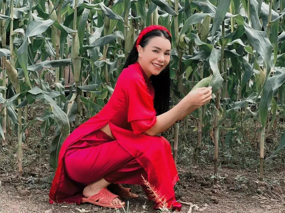 Trà Ngọc Hằng khỏa thân 100%, tạo hình tư thế mời gọi-7