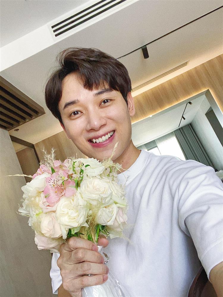 Lấy được chồng, Ngô Thanh Vân rối rít cảm ơn những bà mai mát tay-2