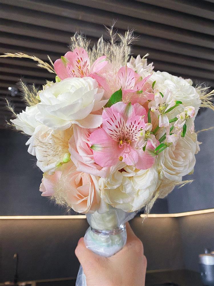 Lấy được chồng, Ngô Thanh Vân rối rít cảm ơn những bà mai mát tay-6