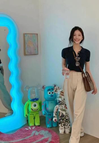 Chiêu hack dáng với quần ống suông đỉnh chóp của Triệu Lộ Tư-1