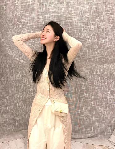 Chiêu hack dáng với quần ống suông đỉnh chóp của Triệu Lộ Tư-7