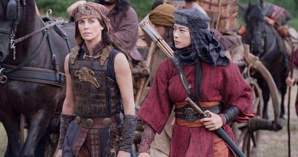 Minh tinh Charlize Theron chúc mừng Ngô Thanh Vân đính hôn-4