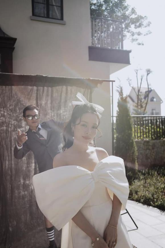 Thiếu gia từng nghi hẹn hò Tiểu Vy lấy vợ, tổ chức chuỗi đám cưới khủng-16