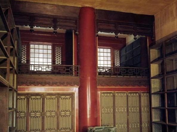 Ám ảnh vì cung nữ, hoàng đế đặt 27 chiếc giường trong tẩm cung-3