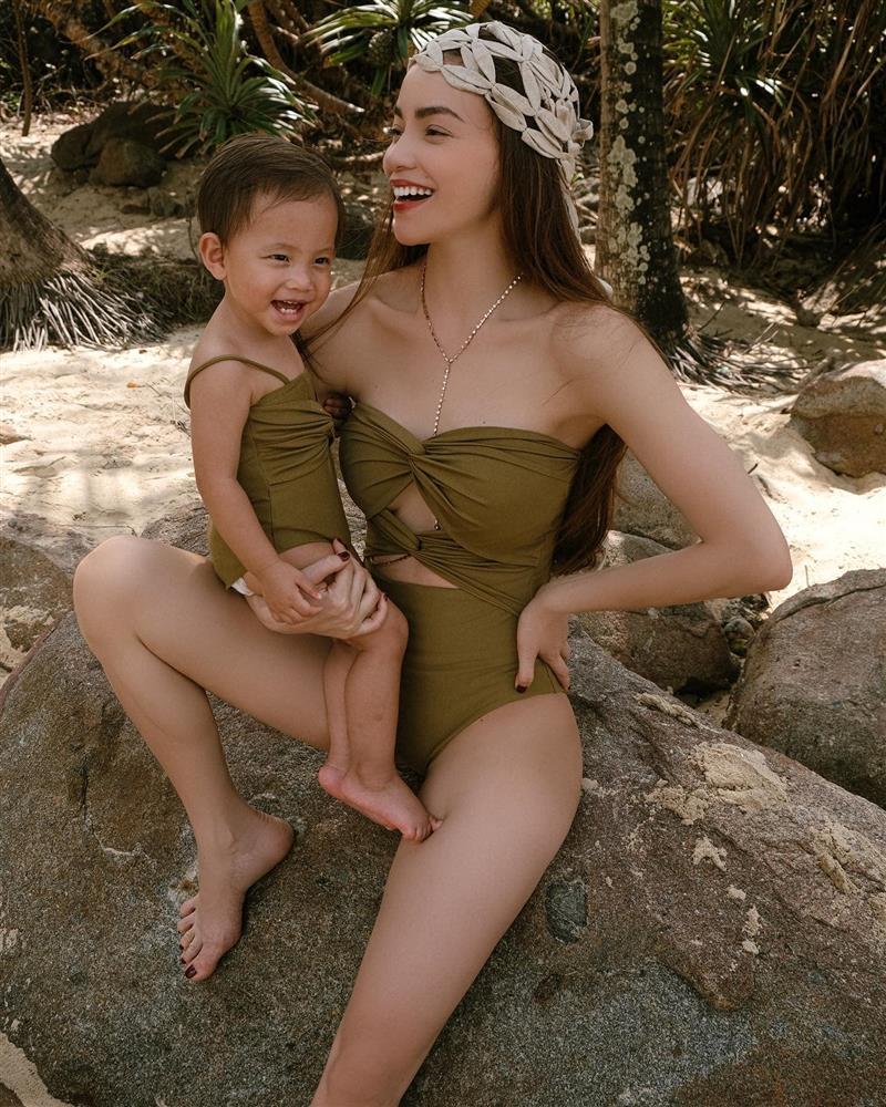 Hồ Ngọc Hà mặc áo tắm đôi với ái nữ Lisa chụp ảnh như tạp chí-2