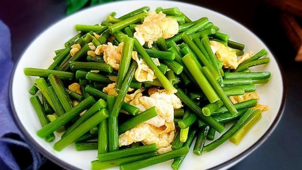 Loại rau xào với trứng vừa nhanh vừa ngon, cực tốt cho sức khỏe-1