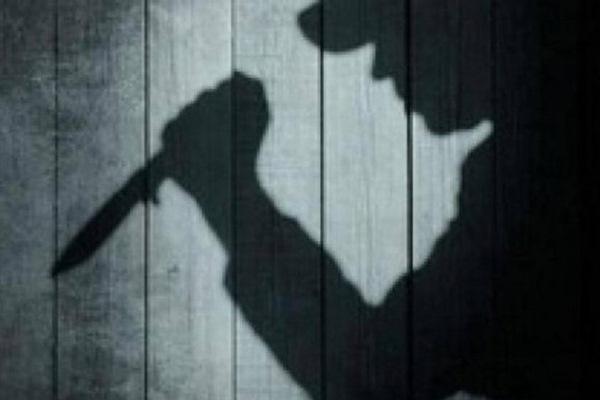 Jealousy, the man carrying a knife chased his lover to death