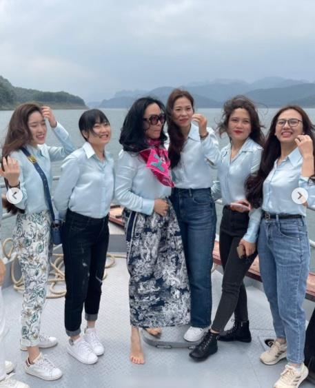 Phượng Chanel mặc lạc quẻ, đựng hoa bưởi trong túi hiệu 65 triệu-2