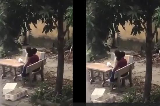 Phát ngượng đôi trai gái 'hành sự' trên ghế đá trong vườn hoang
