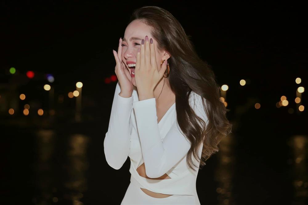 Đại gia U50 bắn rap cầu hôn Minh Hằng, lộ lý do cưới tháng 6-3