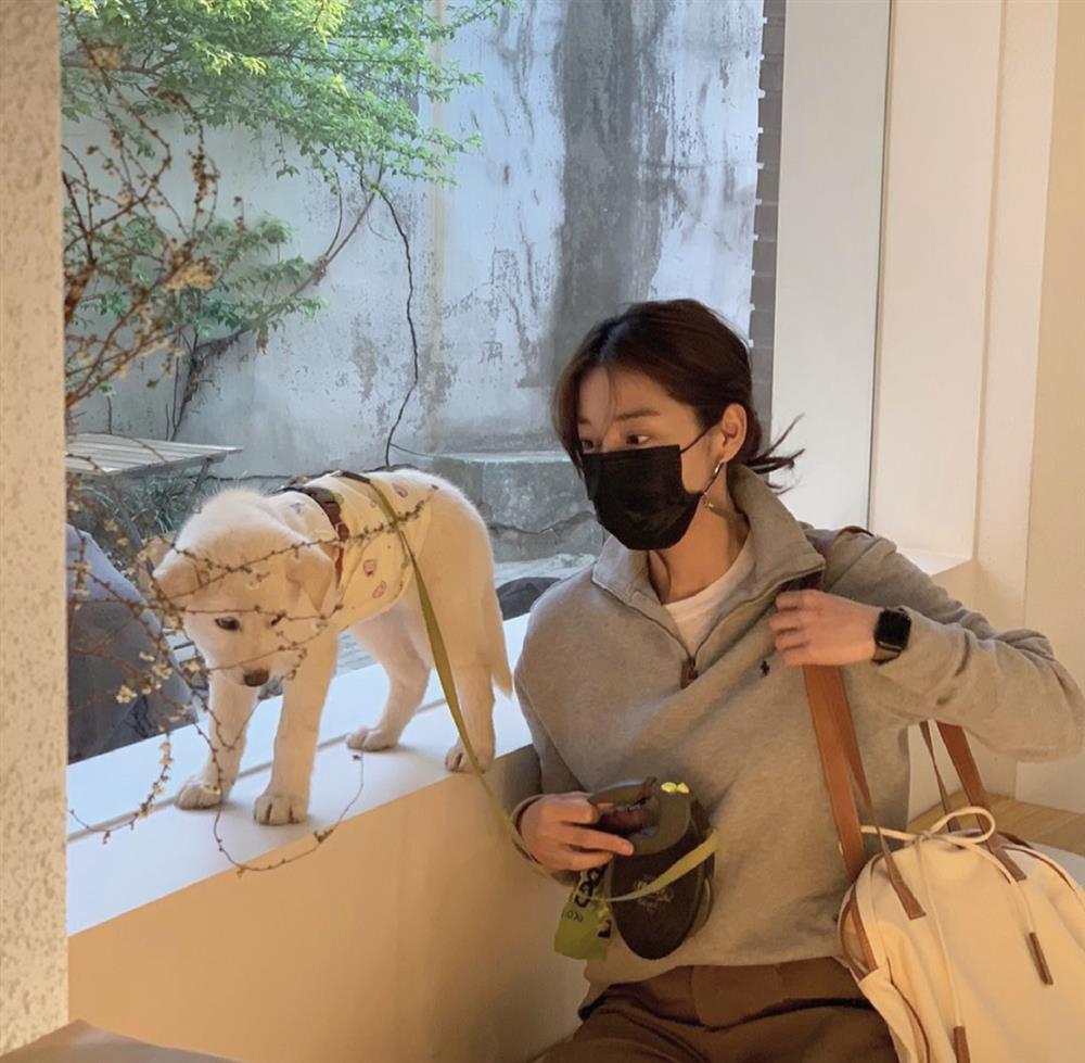 Nữ phụ Hẹn Hò Chốn Công Sở lên phim sang chảnh, ngoài đời nhí nhảnh-4