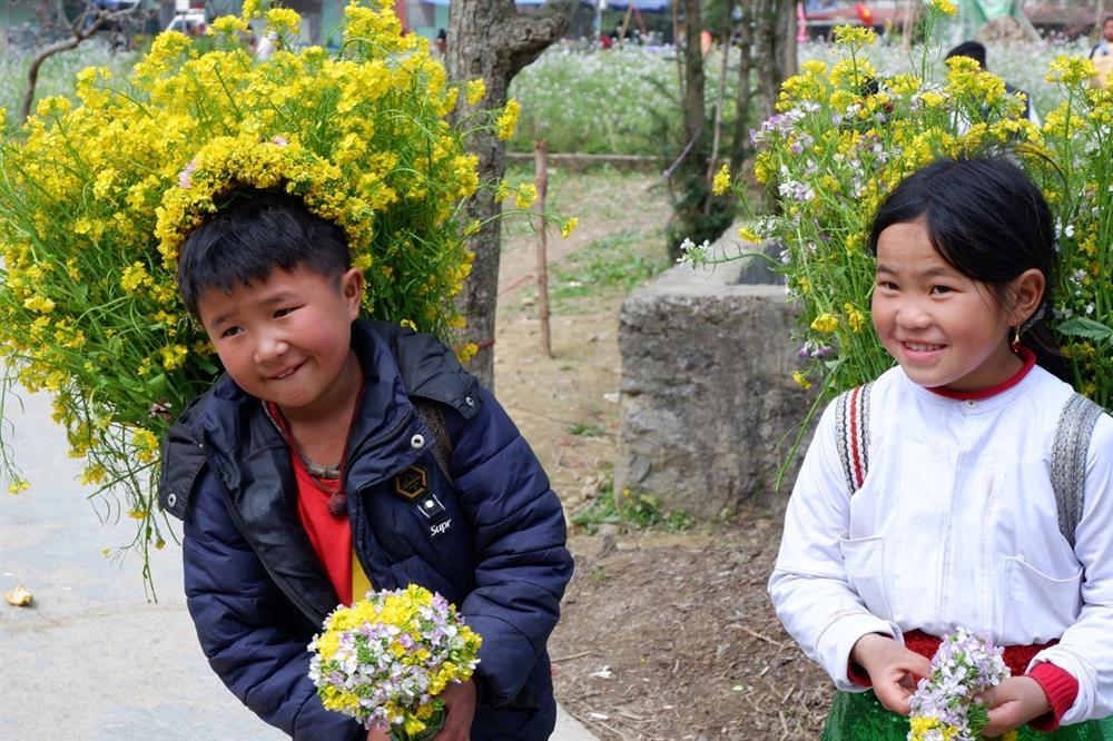 Nhà của Pao ngập trong sắc vàng hoa cải-1