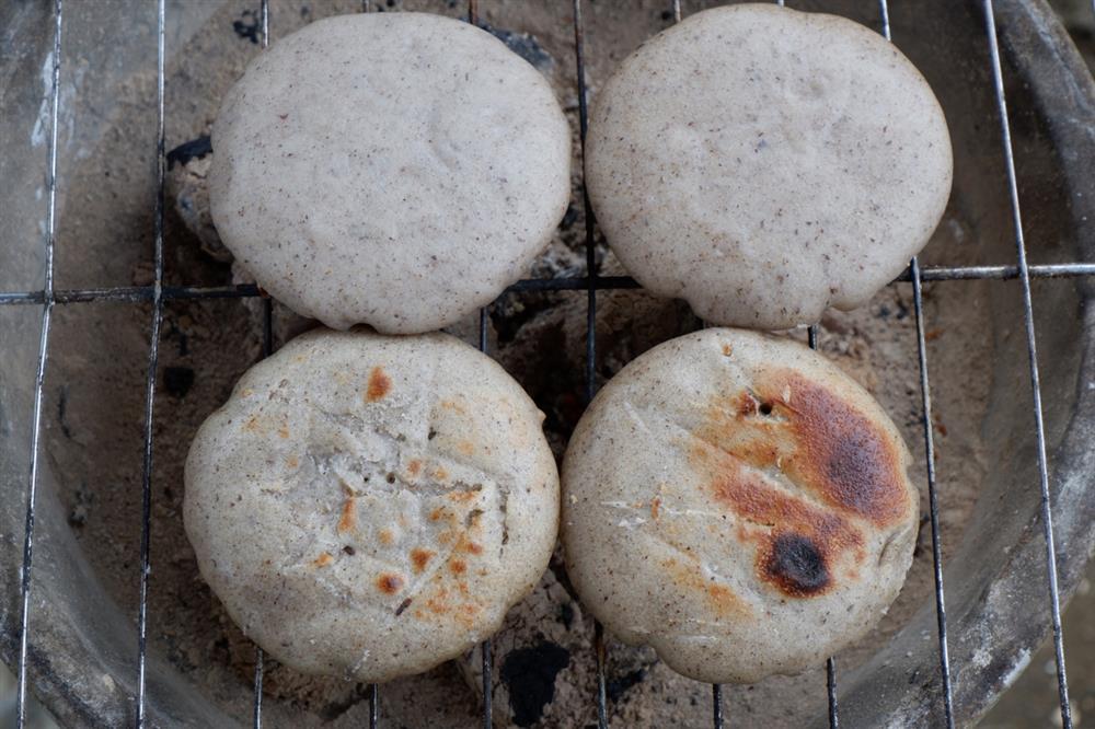 Nhà của Pao ngập trong sắc vàng hoa cải-6