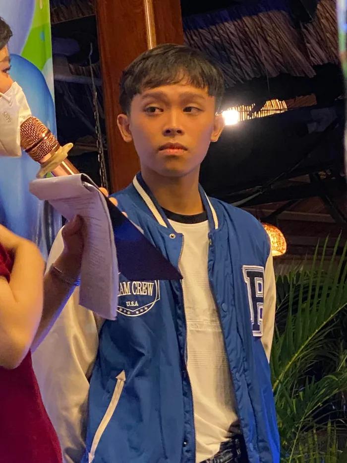 Dân mạng quay xe khen Hồ Văn Cường từ giọng hát đến ngoại hình-6