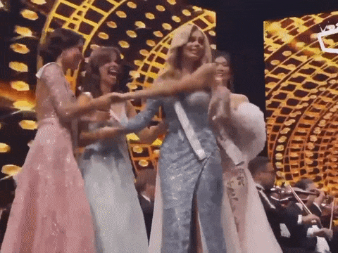 Miss World 2021 bị đạp bung váy trong giây phút đăng quang-7
