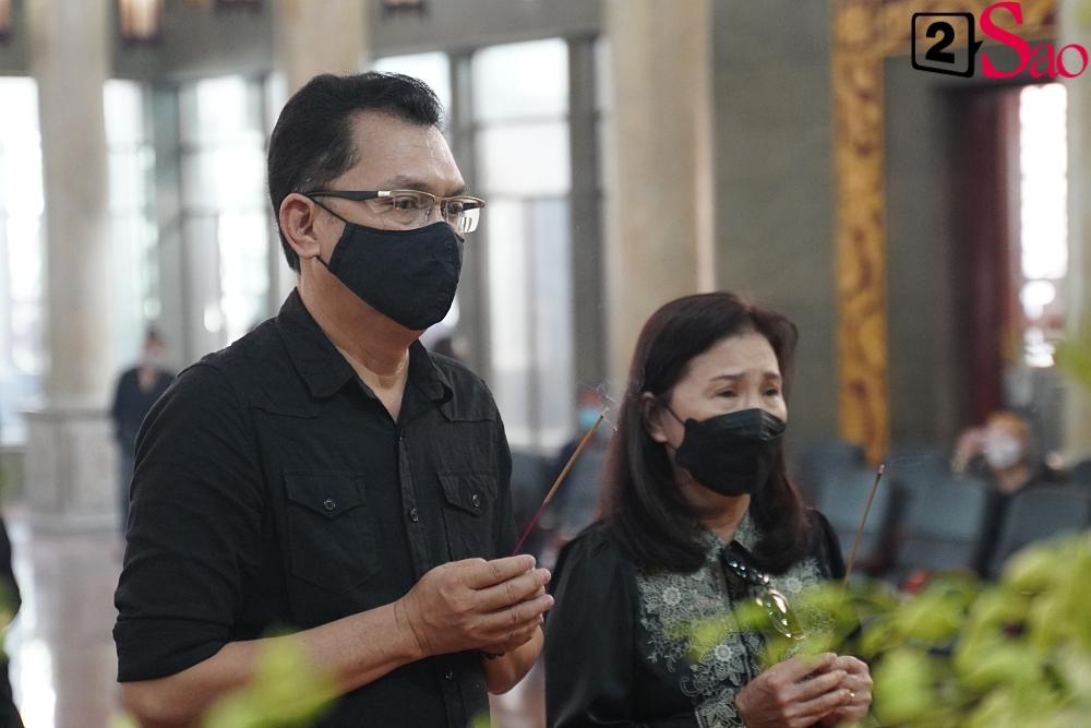 Xuân Lan, Tăng Thanh Hà thất thần tại tang lễ đạo diễn Vũ Minh-12