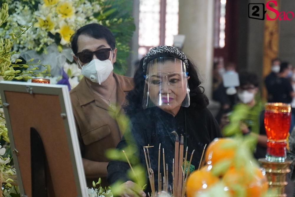 Xuân Lan, Tăng Thanh Hà thất thần tại tang lễ đạo diễn Vũ Minh-11