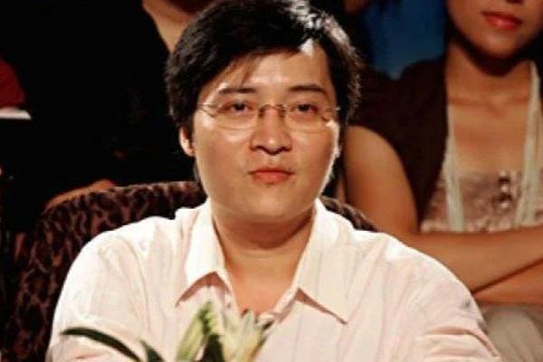 Khánh Linh òa khóc nức nở tại tang lễ nhạc sĩ Ngọc Châu-25