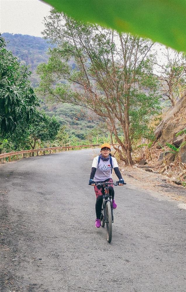 Xăng tăng phi mã chưa có điểm dừng, cô gái 9x đạp luôn 10km đi làm-5