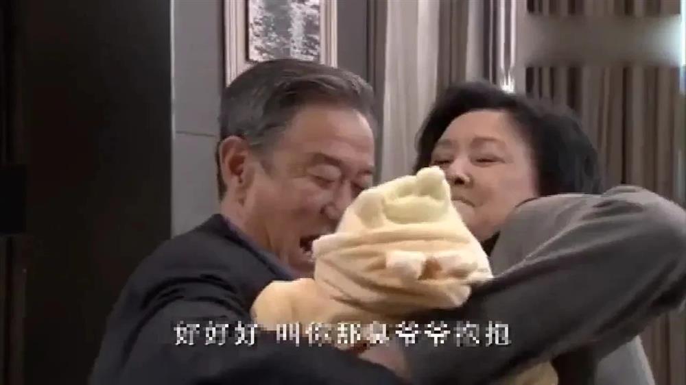 Nghi ngờ con dâu lăng loàn, bố chồng đòi kiểm tra ADN cháu nội-1