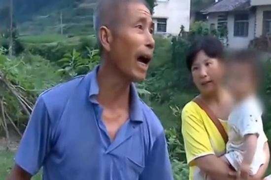 Nghi ngờ con dâu lăng loàn, bố chồng đòi kiểm tra ADN cháu nội