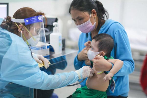 Nghiên cứu tiêm vaccine Covid-19 cho trẻ 3-5 tuổi, mũi 4 cho người lớn-2