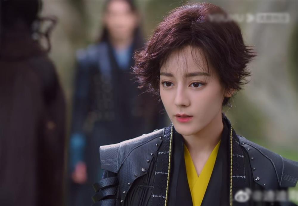 Tạo hình của Địch Lệ Nhiệt Ba trong phim mới bị chê xấu-2